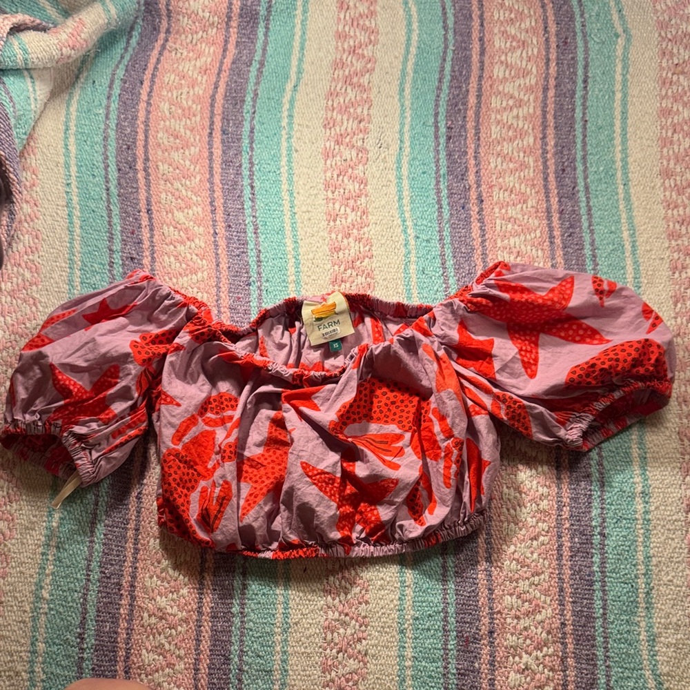 FARM Rio Pink Off-Shoulder Crop Top with Red Sea Creatures - Picture 4 of 10